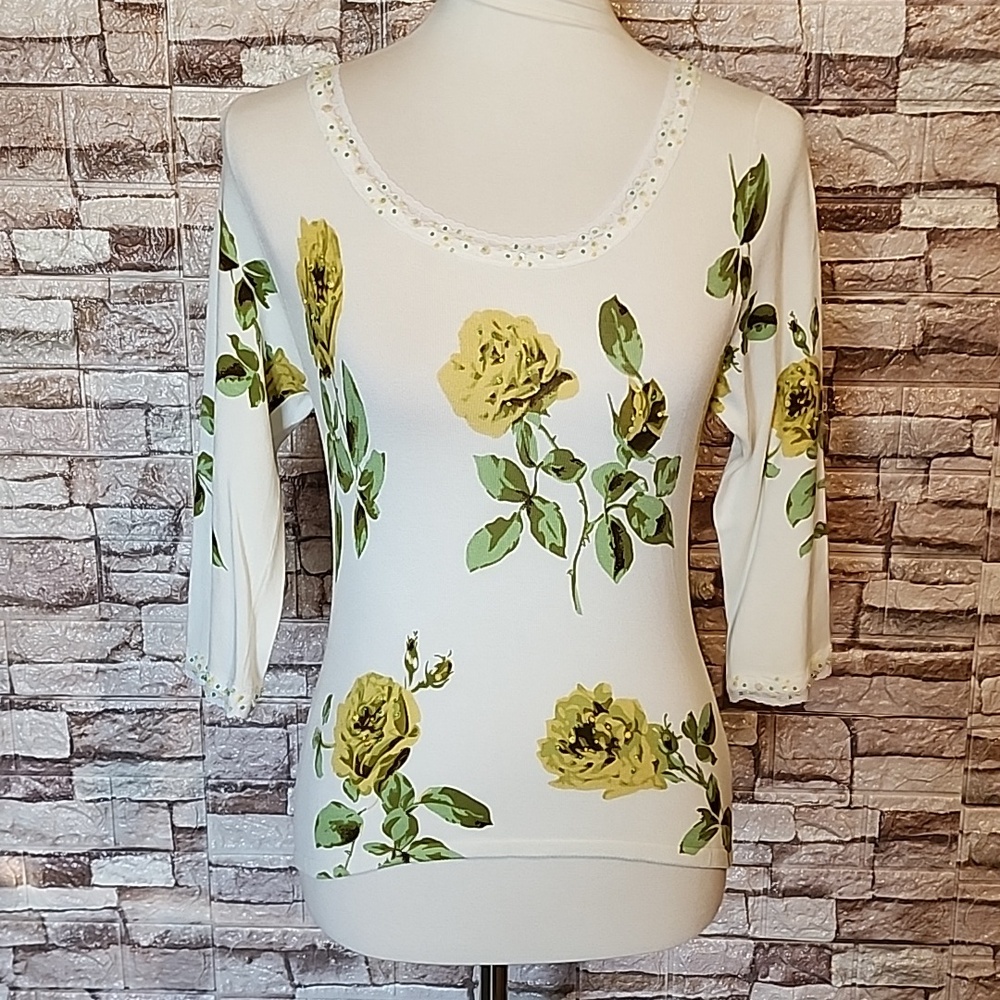 Vertigo Paris Flowers White Sweater